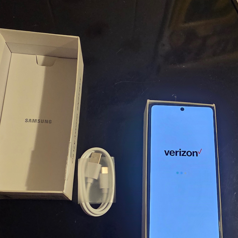 Samsung Smartphone - Silver